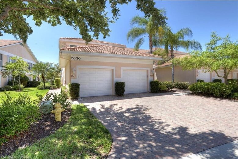Serene Florida Retreat in a Gated Community - Naples, Florida
