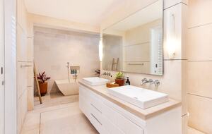 Architect-Designed Seminyak Oasis with Private Pool - Seminyak, Indonesia