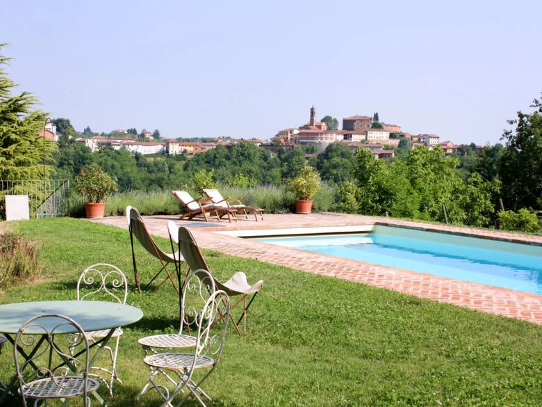Luxury Wine Country Villa with Panoramic Vineyard Views - Soglio, Italy