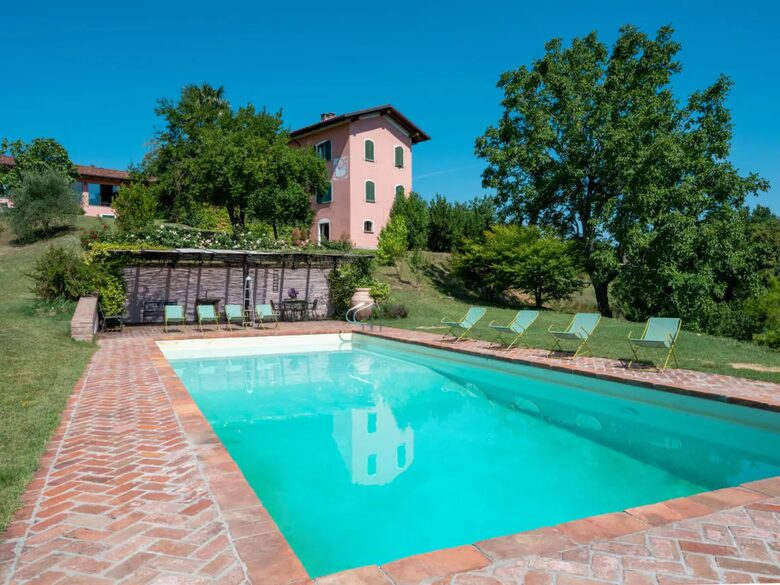 Luxury Wine Country Villa with Panoramic Vineyard Views - Soglio, Italy