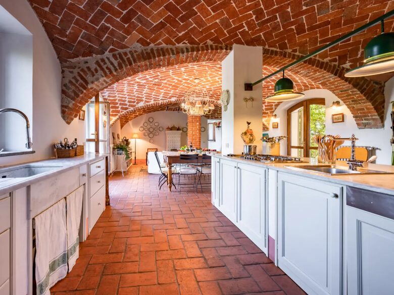 Luxury Wine Country Villa with Panoramic Vineyard Views - Soglio, Italy