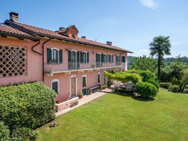 Luxury Wine Country Villa with Panoramic Vineyard Views - Soglio, Italy