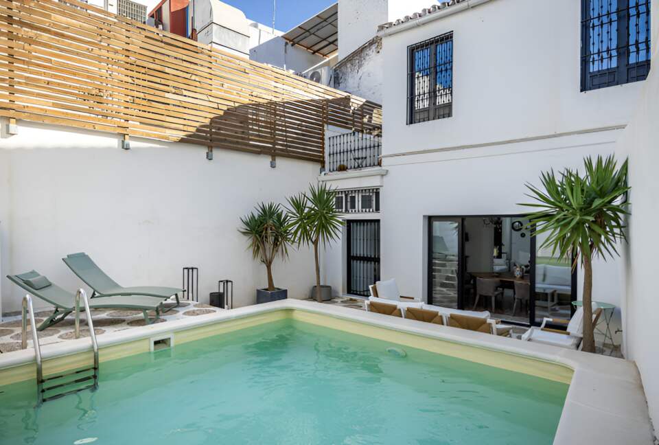Luxurious Moroccan-Style Villa with Panoramic City Views - Seville, Spain