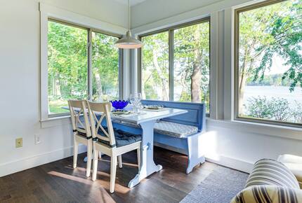 Lakeside Elegance in Westford’s Gated Community - Westford, Massachusetts