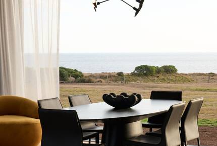 Elegant Beachfront Sanctuary with Sauna & Cold Plunge - Ventnor, Australia