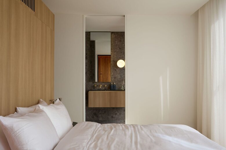 Elegant Beachfront Sanctuary with Sauna & Cold Plunge - Ventnor, Australia