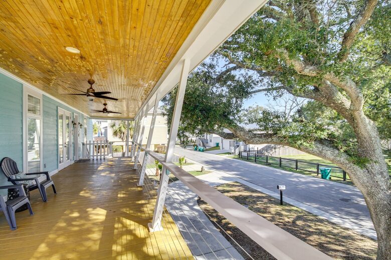 Charming Gulfport Beachside Retreat - Gulfport, Mississippi