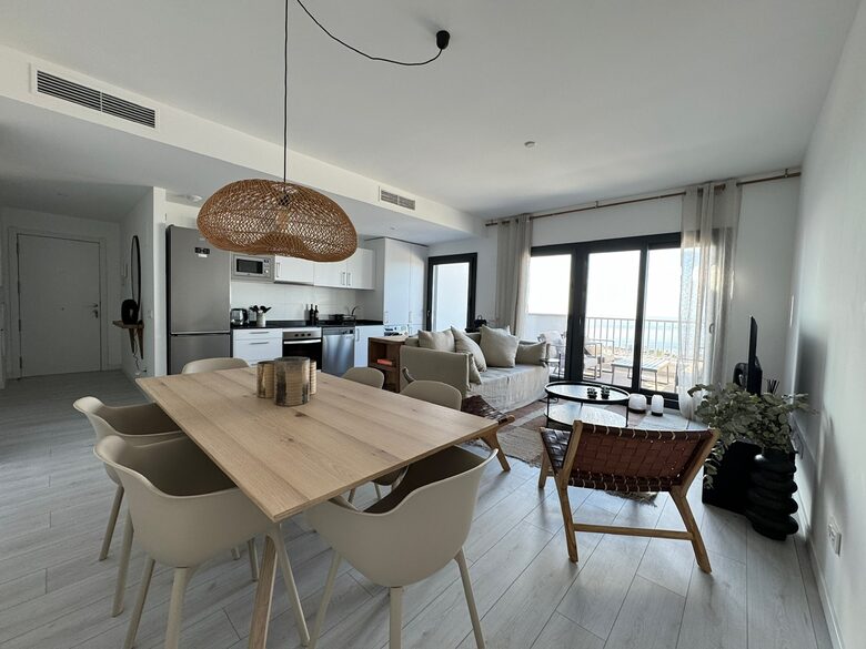 Dining area for 6