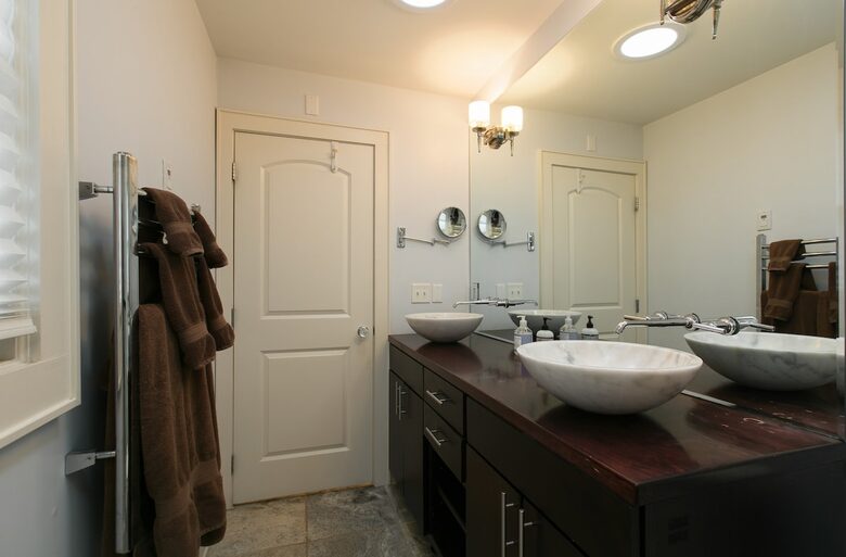 Stylish Asheville Getaway with Private Jacuzzi & Downtown Views - Asheville, North Carolina
