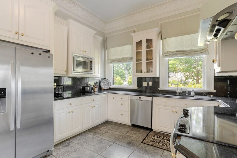 Historic Charm Meets Modern Comfort in Downtown Anderson - Anderson, South Carolina