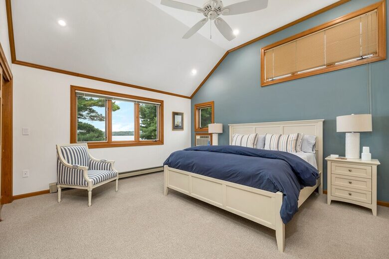 Lake Winnipesaukee Elegance | Tranquil Views & Timeless Comfort - Center Tuftonboro, New Hampshire