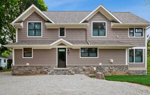 Charming Waterfront Retreat in Burlington - Burlington, Wisconsin