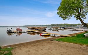 Charming Waterfront Retreat in Burlington - Burlington, Wisconsin