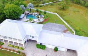 Exquisite Tampa-Area Oasis with Resort Amenities - Lutz, Florida