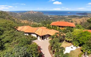 Elegant Escape with Infinity Pool and Pacific Panorama - Playas del Coco, Costa Rica
