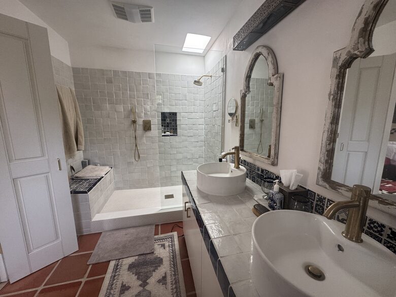 Primary bath