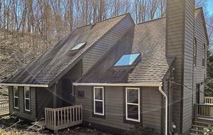 Beautiful Mountain Retreat | 10 minutes to Downtown Asheville - Asheville, North Carolina