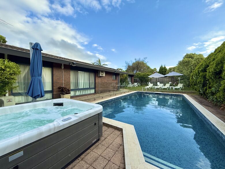 Brighton Blissful | A Poolside Coastal Retreat - Brighton East, Australia