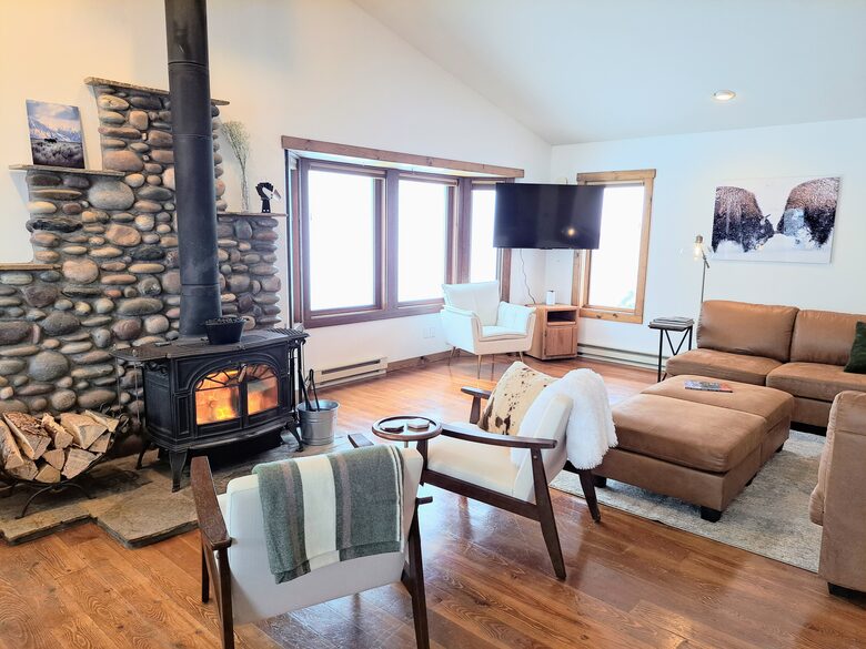 A Private 2-Acre Retreat at the Edge of the Tetons - Jackson, Wyoming
