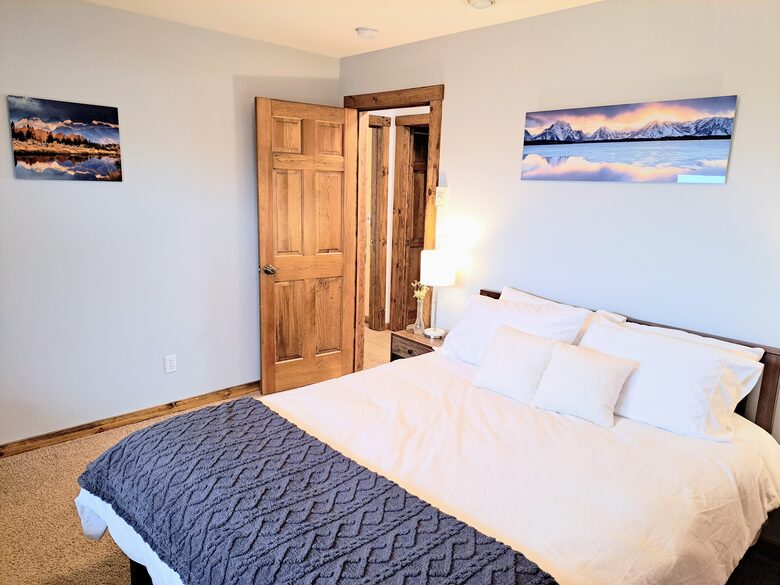 A Private 2-Acre Retreat at the Edge of the Tetons - Jackson, Wyoming
