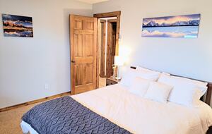 A Private 2-Acre Retreat at the Edge of the Tetons - Jackson, Wyoming