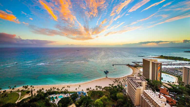 Hilton Honolulu Studio Above Waikiki Beach - Honolulu, Hawaii