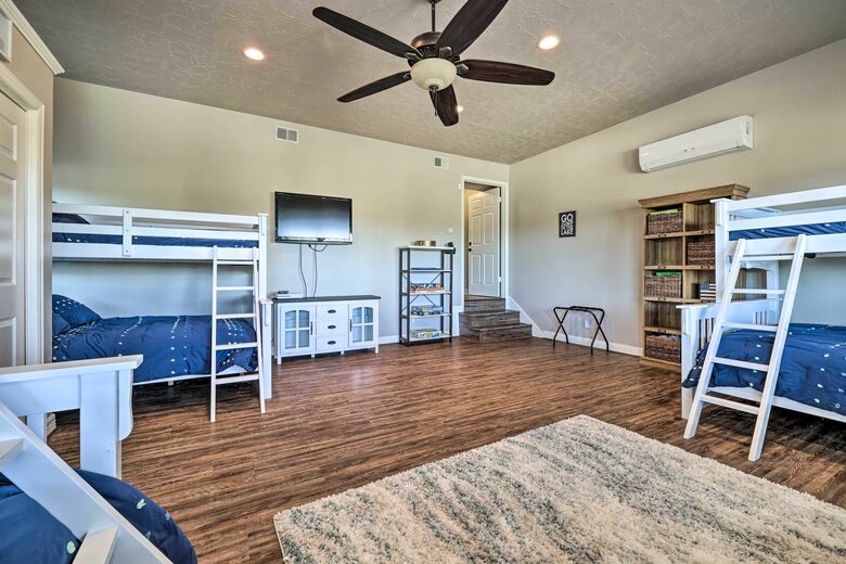 Unwound at Canyon Lake | A Refined Canyon Lake Escape - Canyon Lake, Texas