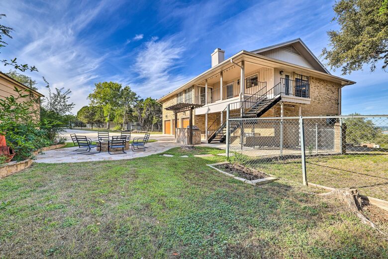 Unwound at Canyon Lake | A Refined Canyon Lake Escape - Canyon Lake, Texas