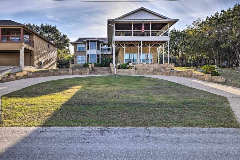 Unwound at Canyon Lake | A Refined Canyon Lake Escape - Canyon Lake, Texas