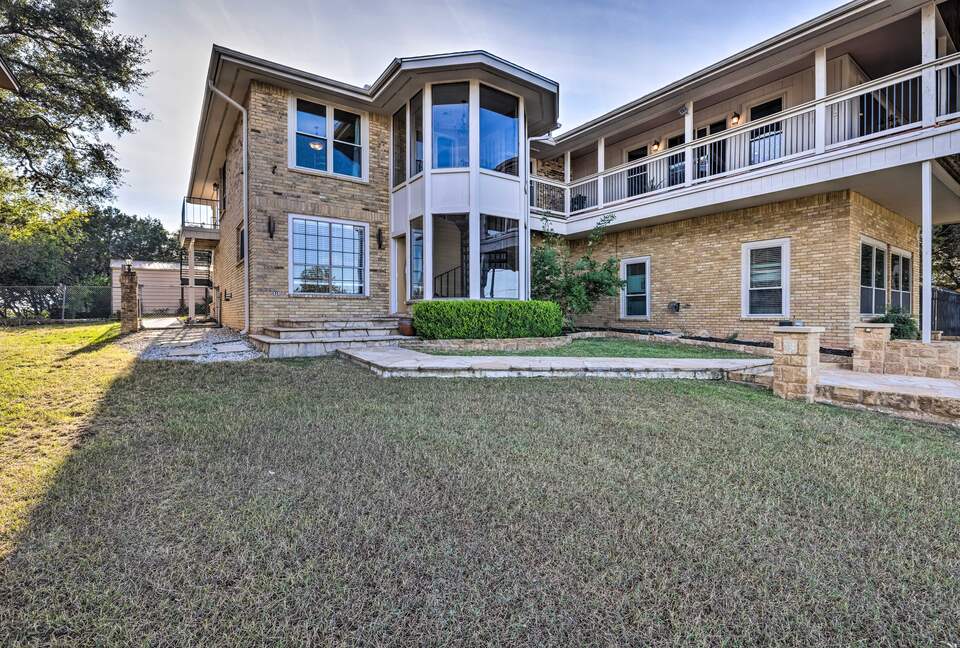 Unwound at Canyon Lake | A Refined Canyon Lake Escape - Canyon Lake, Texas