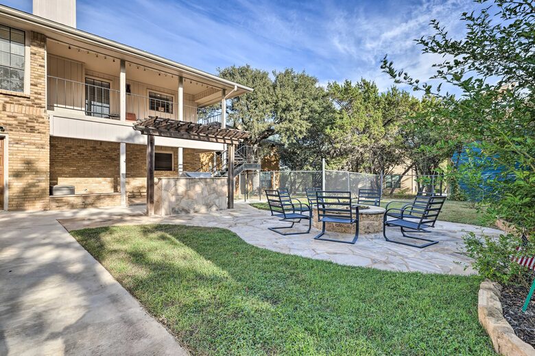 Unwound at Canyon Lake | A Refined Canyon Lake Escape - Canyon Lake, Texas