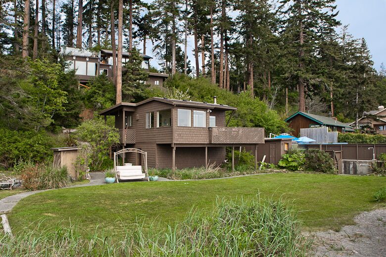 Whidbey Waterfront Haven - Greenbank, Washington