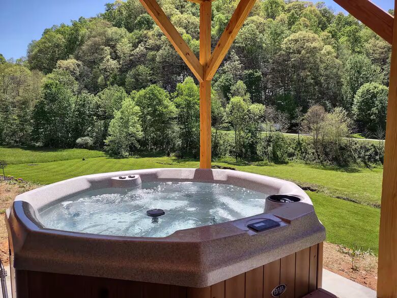 Creekside Comfort in the High Country - Vilas, North Carolina