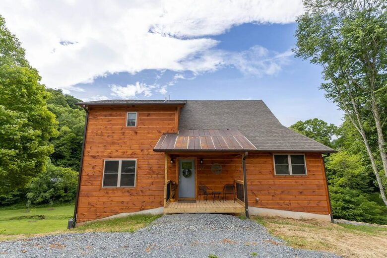 Creekside Comfort in the High Country - Vilas, North Carolina