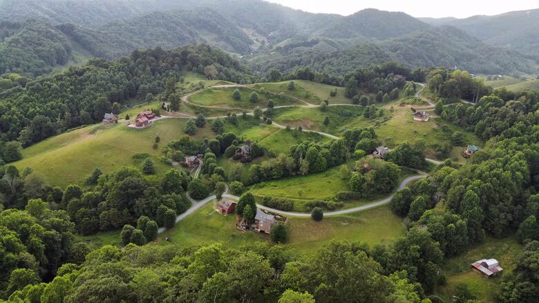 Creekside Comfort in the High Country - Vilas, North Carolina