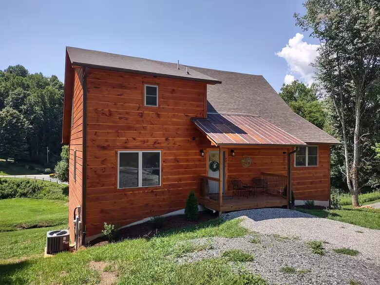 Creekside Comfort in the High Country - Vilas, North Carolina