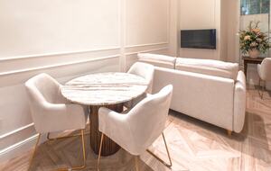 Elegant Apartment in a Historic Seville Palace Near Cathedral - Seville, Spain