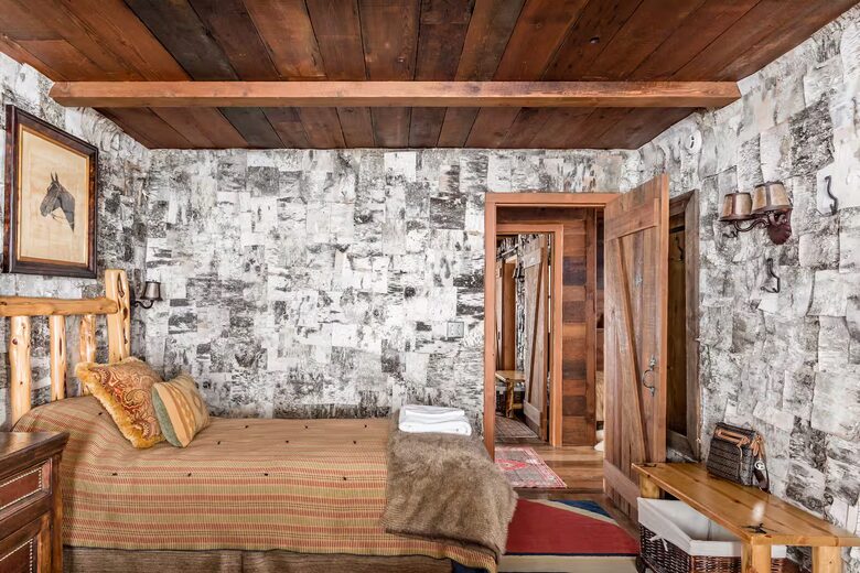 Handcrafted Log Home on 70 Acres in the Colorado Mountains - Gypsum, Colorado