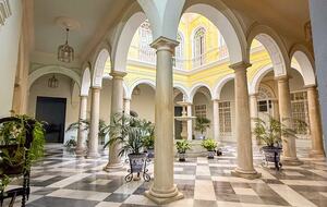 Elegant Apartment in a Historic Seville Palace Near Cathedral - Seville, Spain