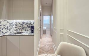 Elegant Apartment in a Historic Seville Palace Near Cathedral - Seville, Spain