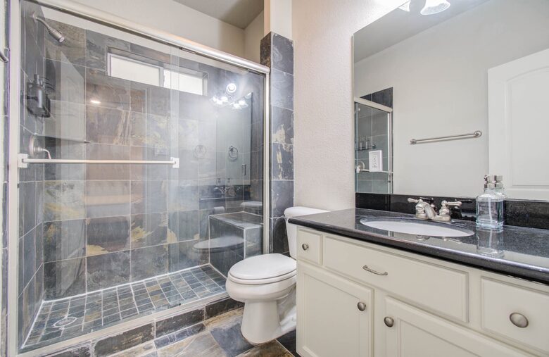 Cozy Heights Retreat - Houston, Texas