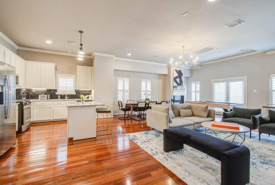 Cozy Heights Retreat - Houston, Texas