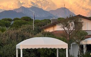 Forte dei Marmi Villa with Independent Guest Residence - Forte Dei Marmi, Italy