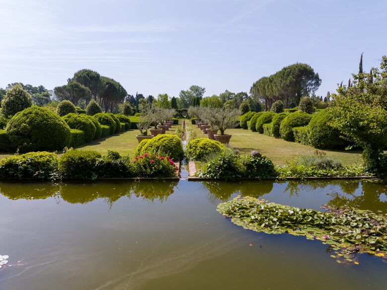 Les Confines: An Enchanting Provençal Estate of Timeless Elegance (R) - Noves, France