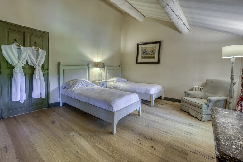 Les Confines: An Enchanting Provençal Estate of Timeless Elegance (R) - Noves, France