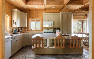 Remote Luxury Lodge with Year-Round Adventure - Oakley, Utah