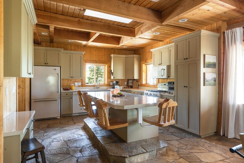 Remote Luxury Lodge Near Park City with Year-Round Adventure - Oakley, Utah