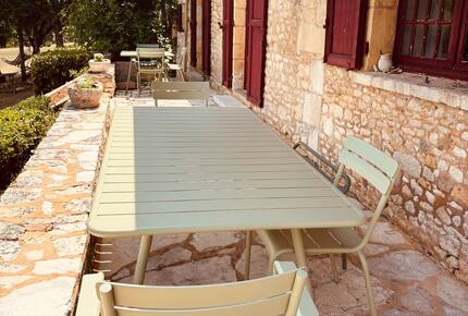Peaceful Dordogne Estate Surrounded by Nature - Veyrines-de-Domme, France