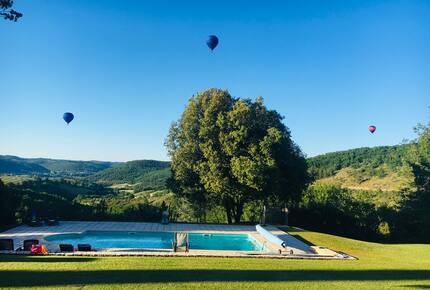 Peaceful Dordogne Estate Surrounded by Nature - Veyrines-de-Domme, France