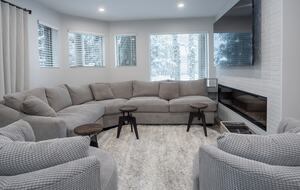 Alpine Elegance in the Heart of Whistler Village - Whistler, Canada